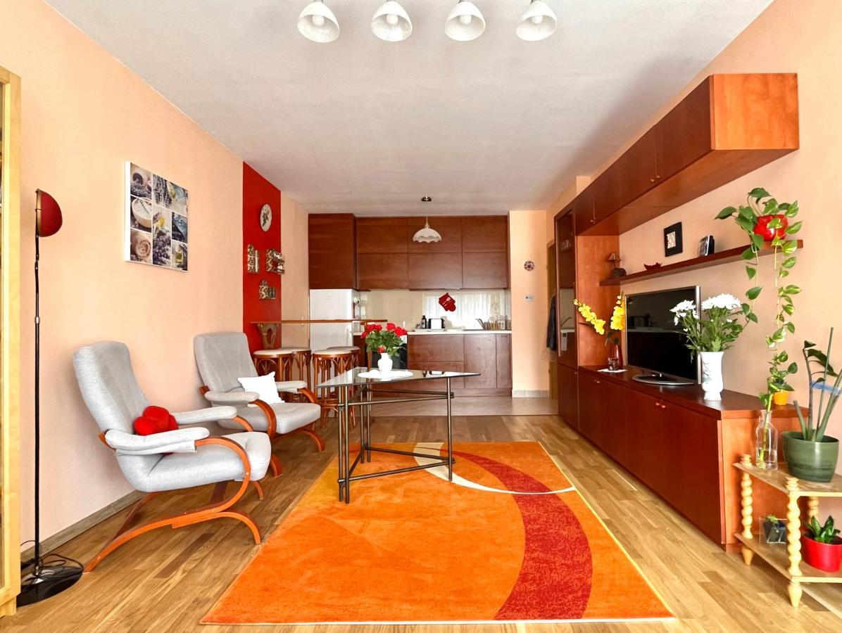 Lovely Home - Free Parking Budapest Bagian luar foto